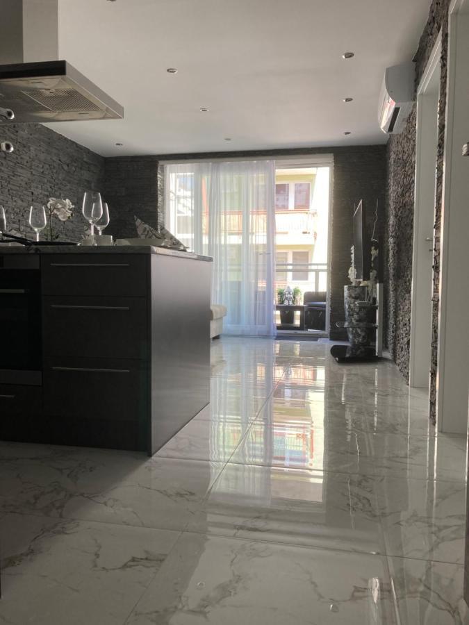 Swiss Luxury Apartment Mosonmagyaróvár Eksteriør billede
