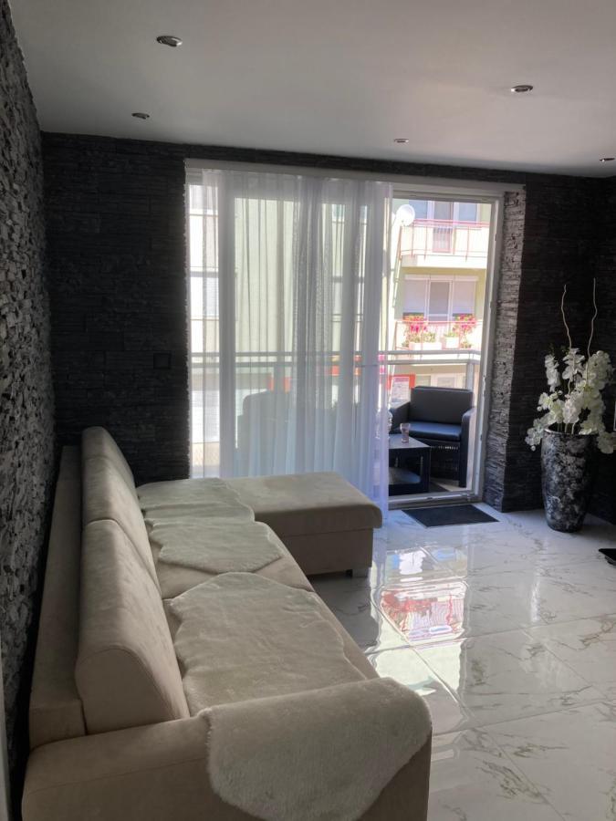 Swiss Luxury Apartment Mosonmagyaróvár Eksteriør billede