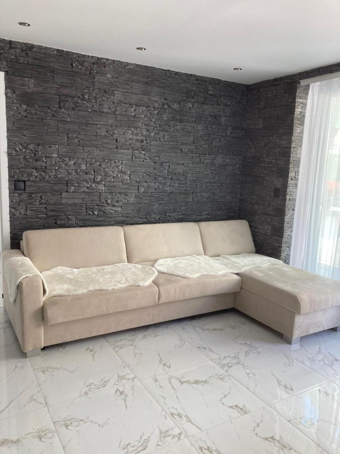 Swiss Luxury Apartment Mosonmagyaróvár Eksteriør billede