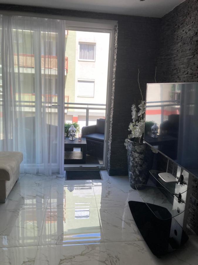 Swiss Luxury Apartment Mosonmagyaróvár Eksteriør billede