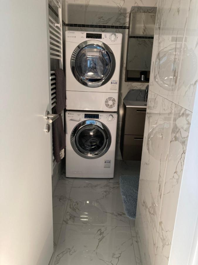 Swiss Luxury Apartment Mosonmagyaróvár Eksteriør billede