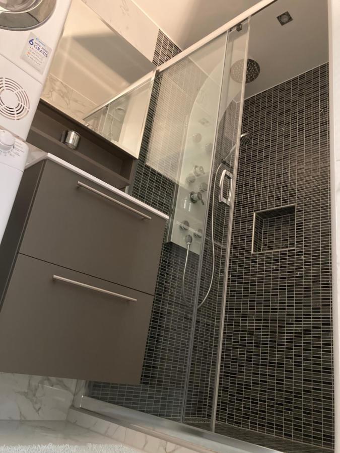 Swiss Luxury Apartment Mosonmagyaróvár Eksteriør billede