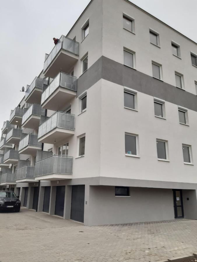 Swiss Luxury Apartment Mosonmagyaróvár Eksteriør billede