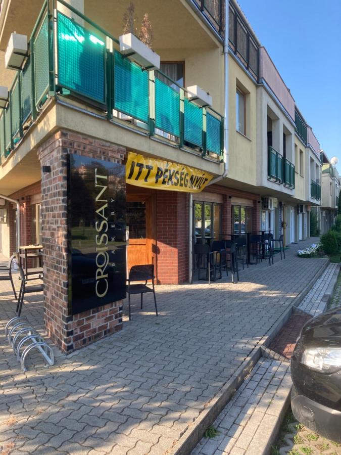 Swiss Luxury Apartment Mosonmagyaróvár Eksteriør billede